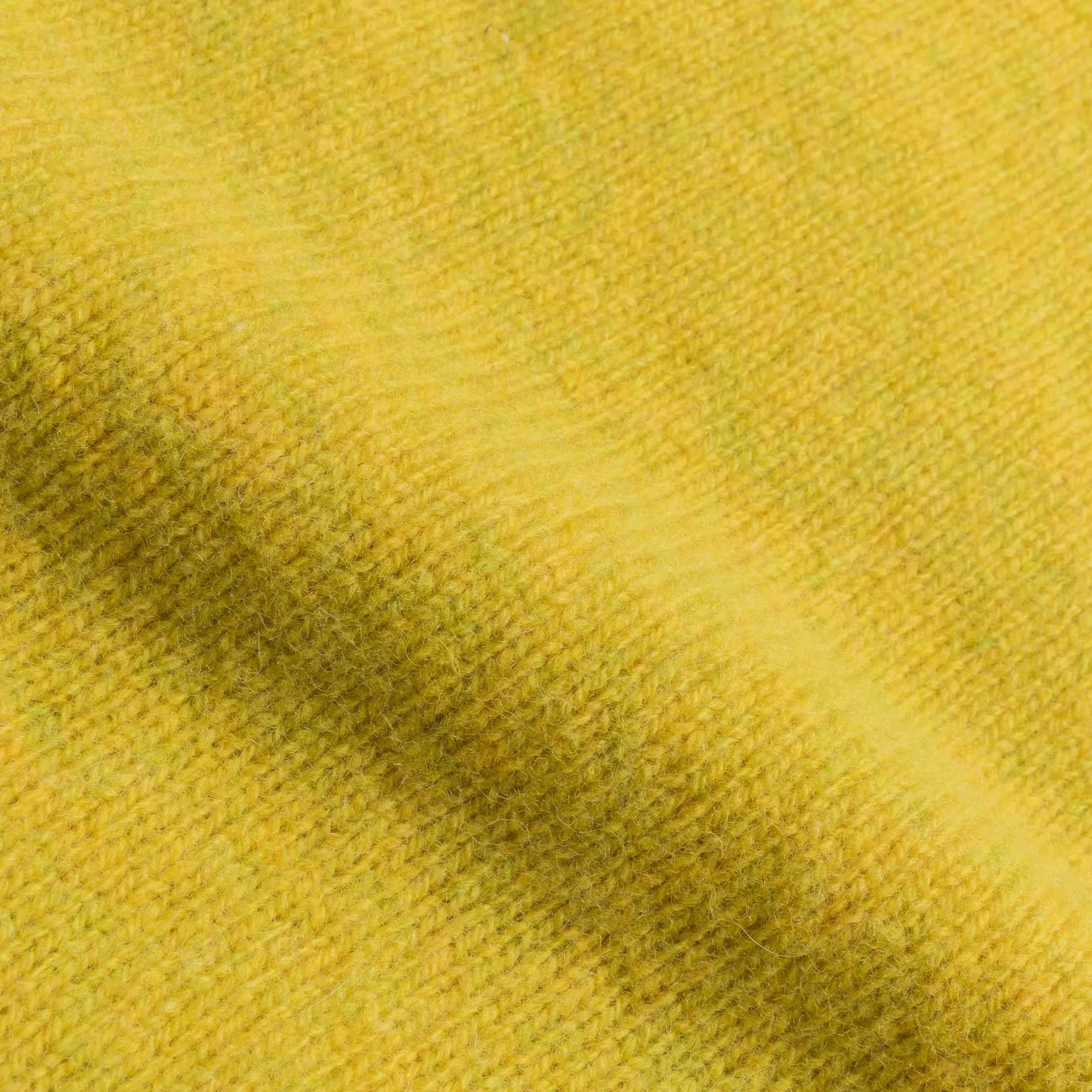 Laurence J. Smith  Super soft Seamless Crew Neck Pullover Pistachio