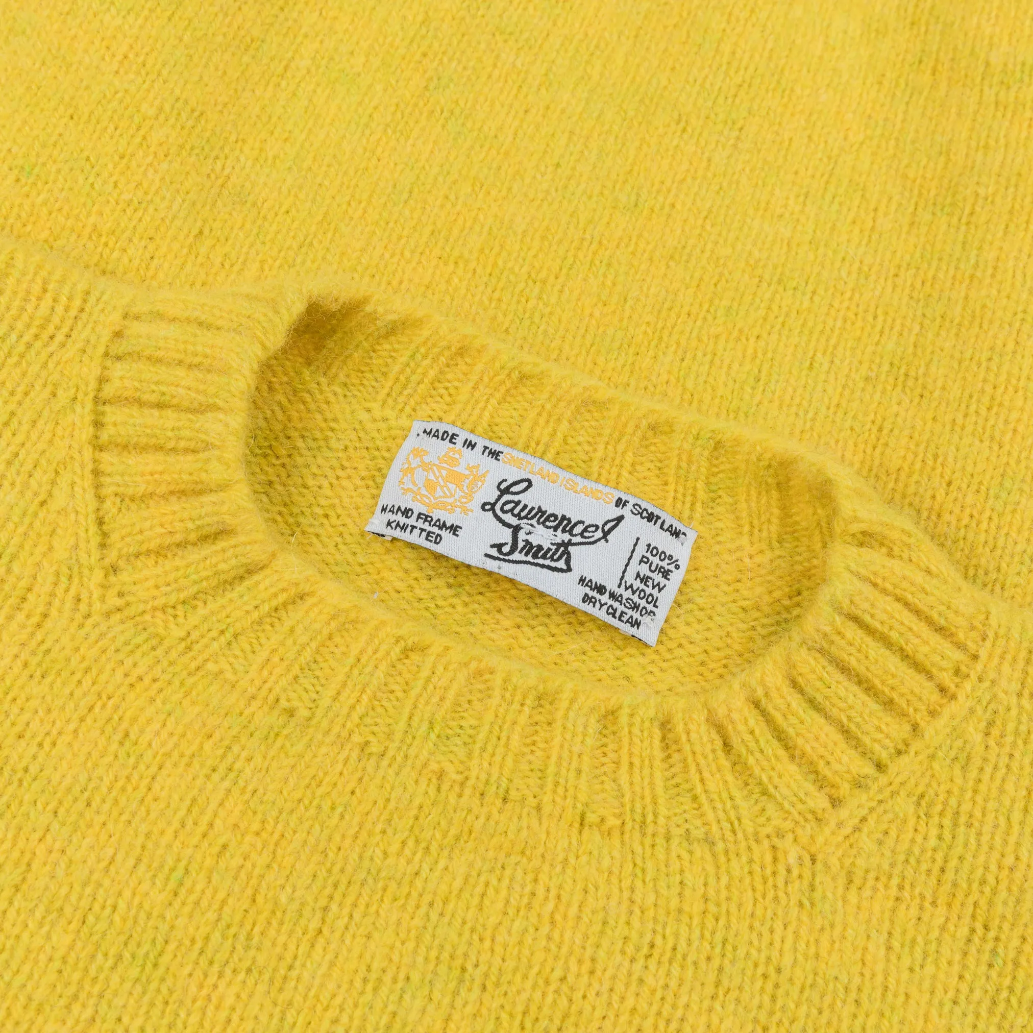 Laurence J. Smith  Super soft Seamless Crew Neck Pullover Pistachio