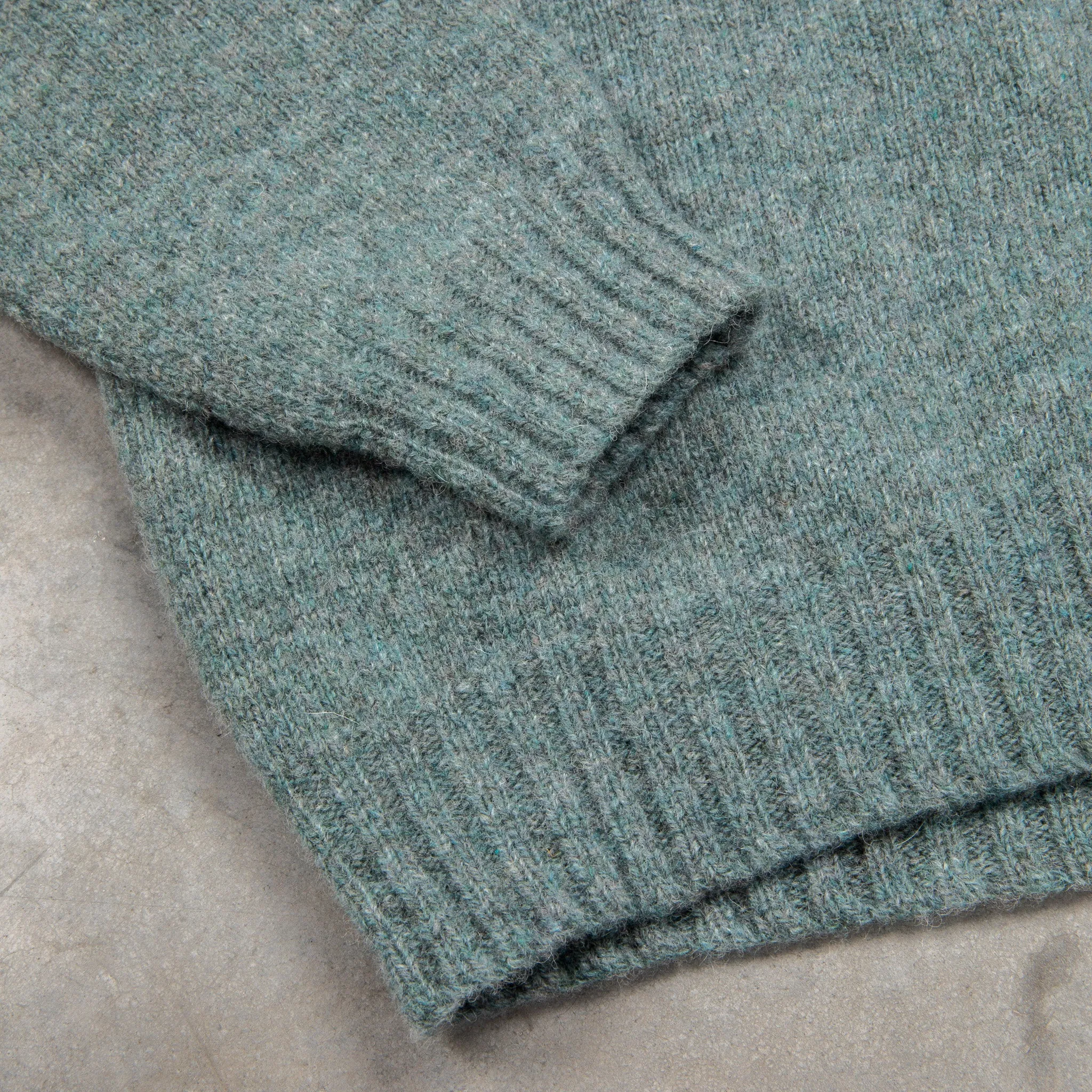 Laurence J. Smith Super Soft Seamless Crewneck Graphite Green